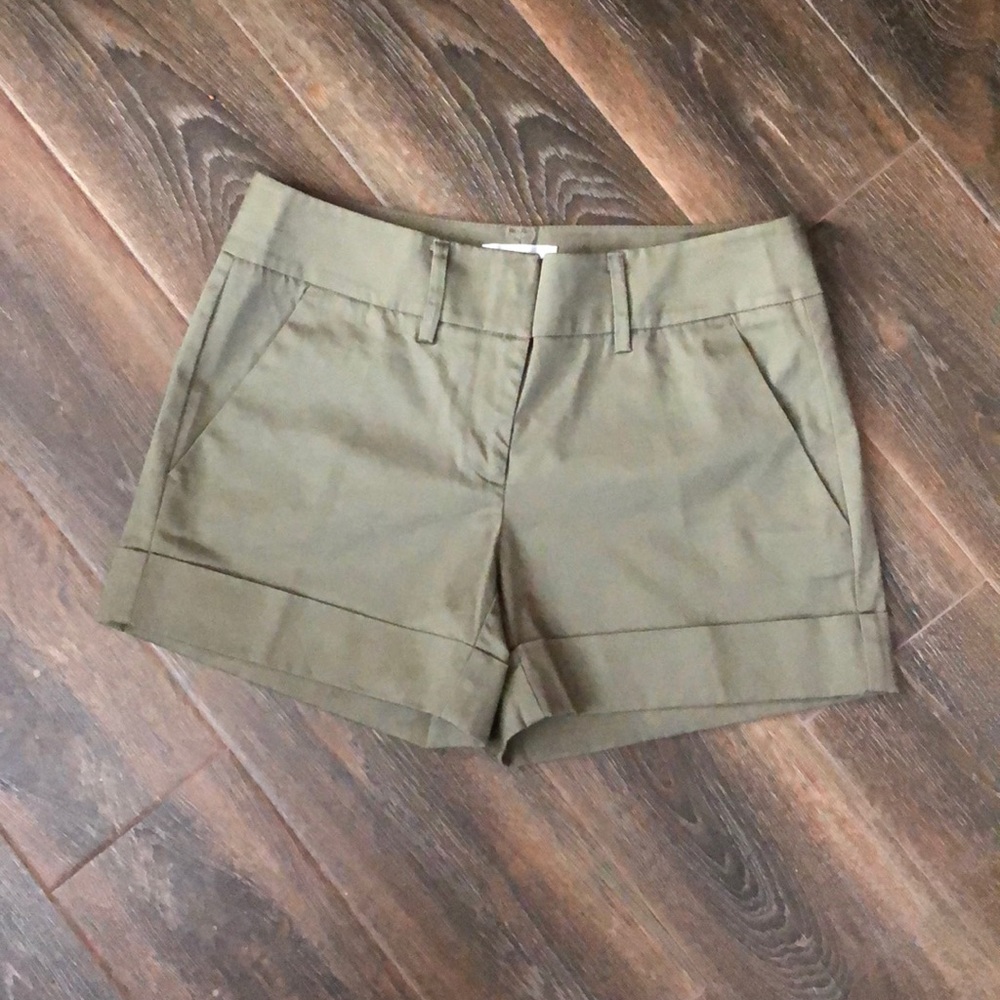 New York & Company 4” Shorts